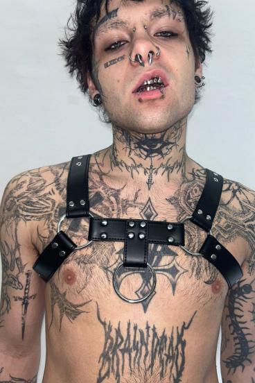 Adjustable Black Chest Harness with O-Ring – Vegan Leather